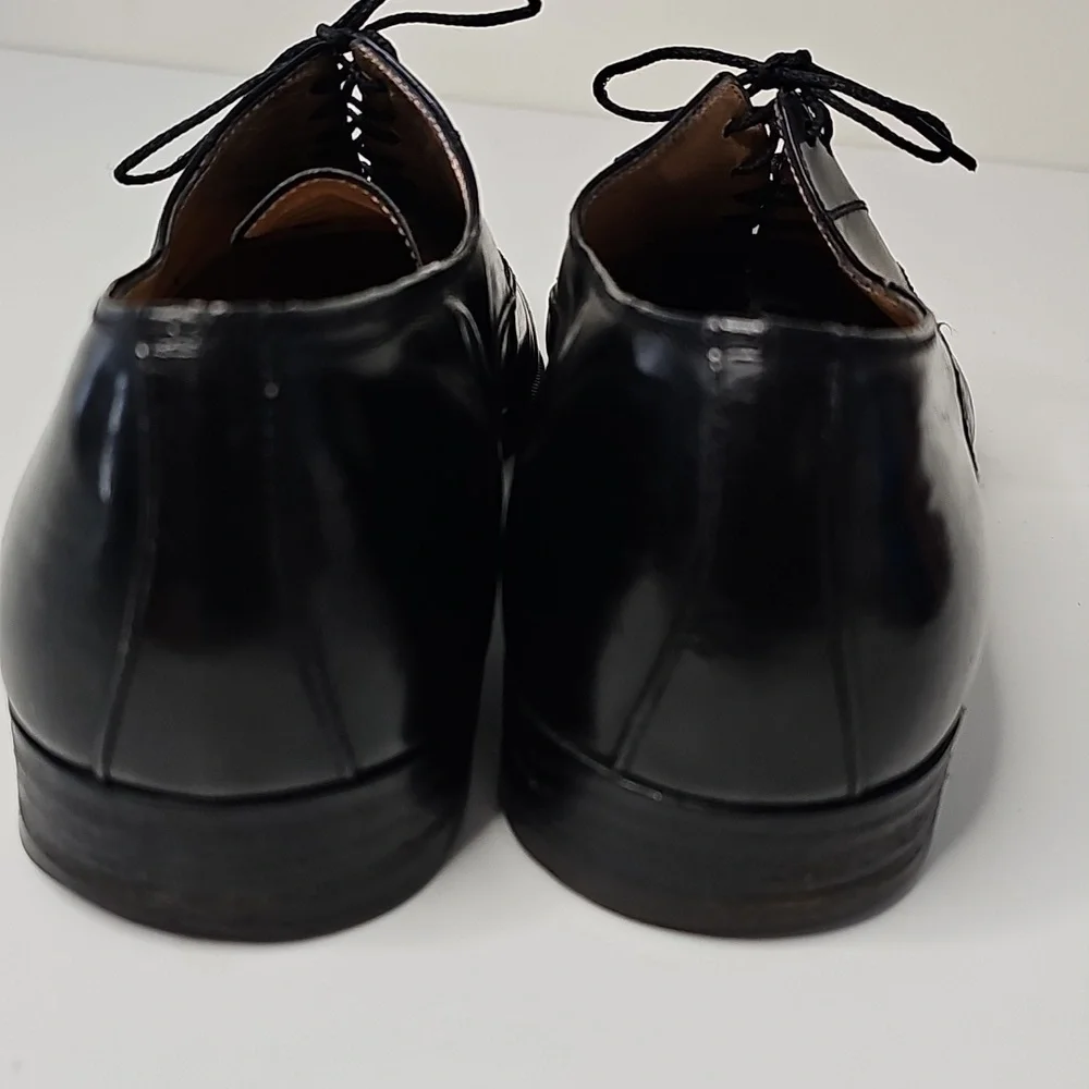 Salvatore Ferragamo **used signs